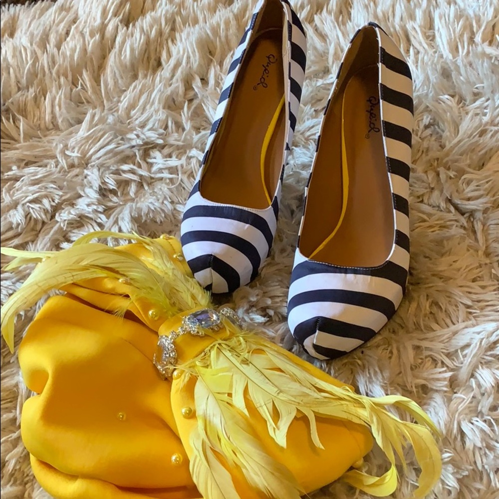 Shoes - Picture 3 of 5